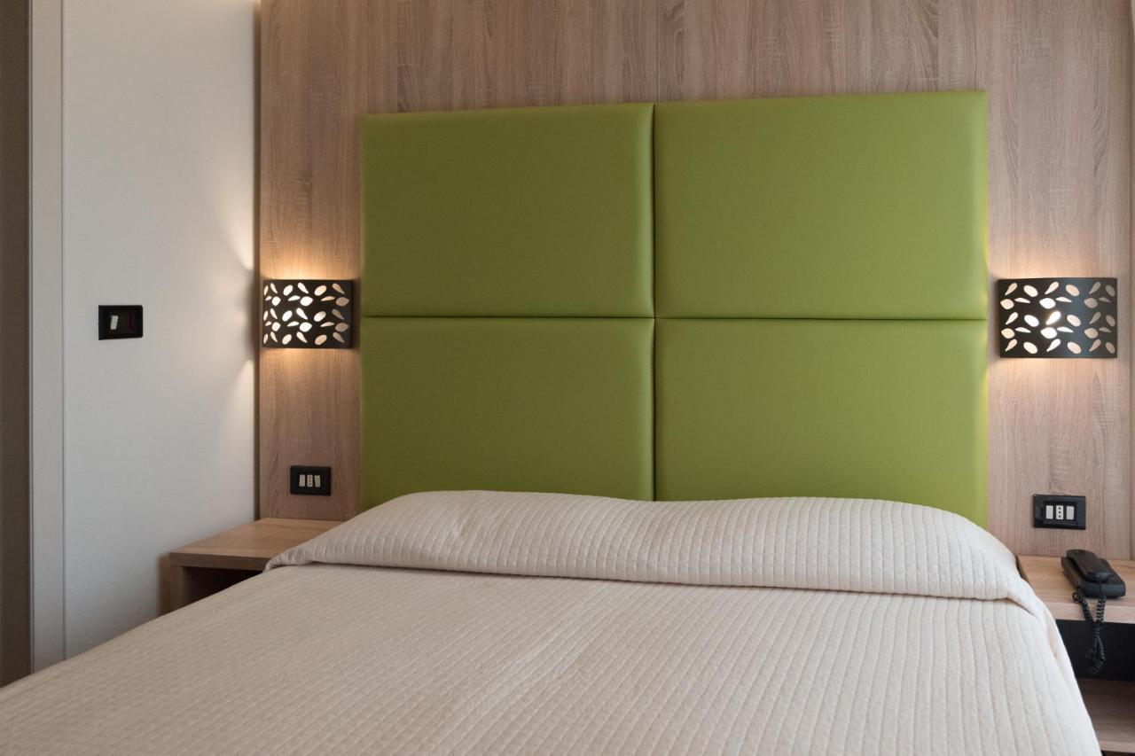 Hotel St Gregory Park Rimini Esterno foto