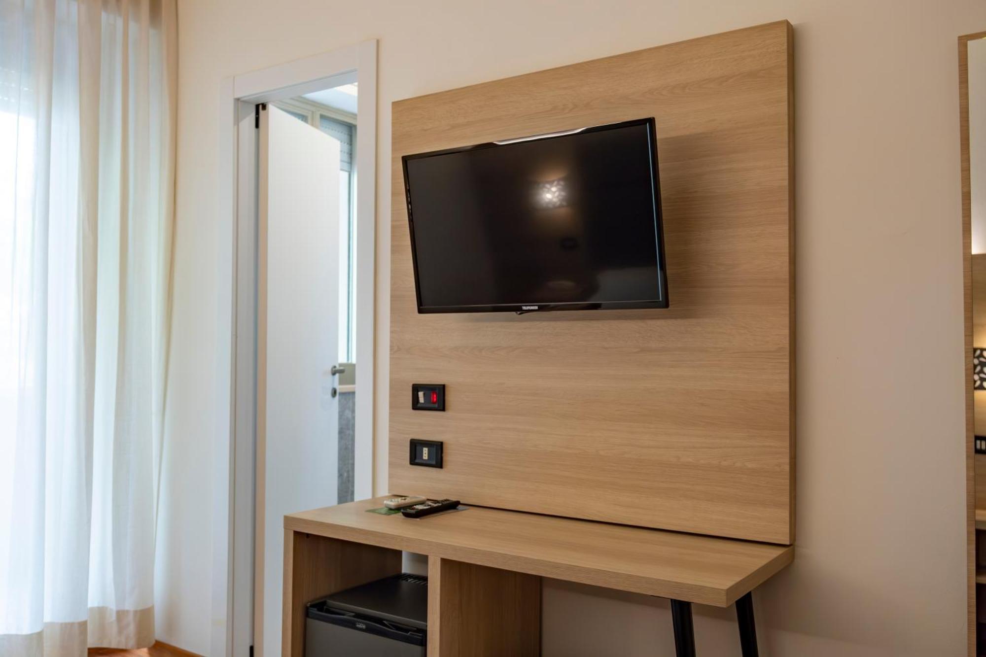 Hotel St Gregory Park Rimini Esterno foto